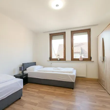 Simplex Klingenberger Strasse Apartmán *